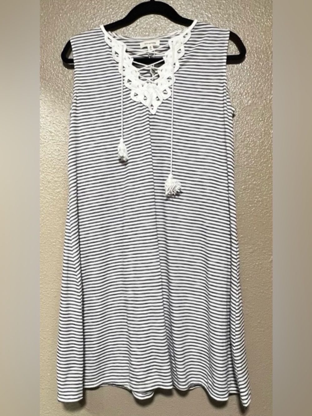 NEW Max Studio Dark Grey and White Striped Dress Lace Detail Vacation Summer - Picture 2 of 6